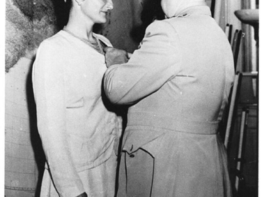 Virginia Hall receiving the Distinguished Service Cross from General William Donovan, 1945