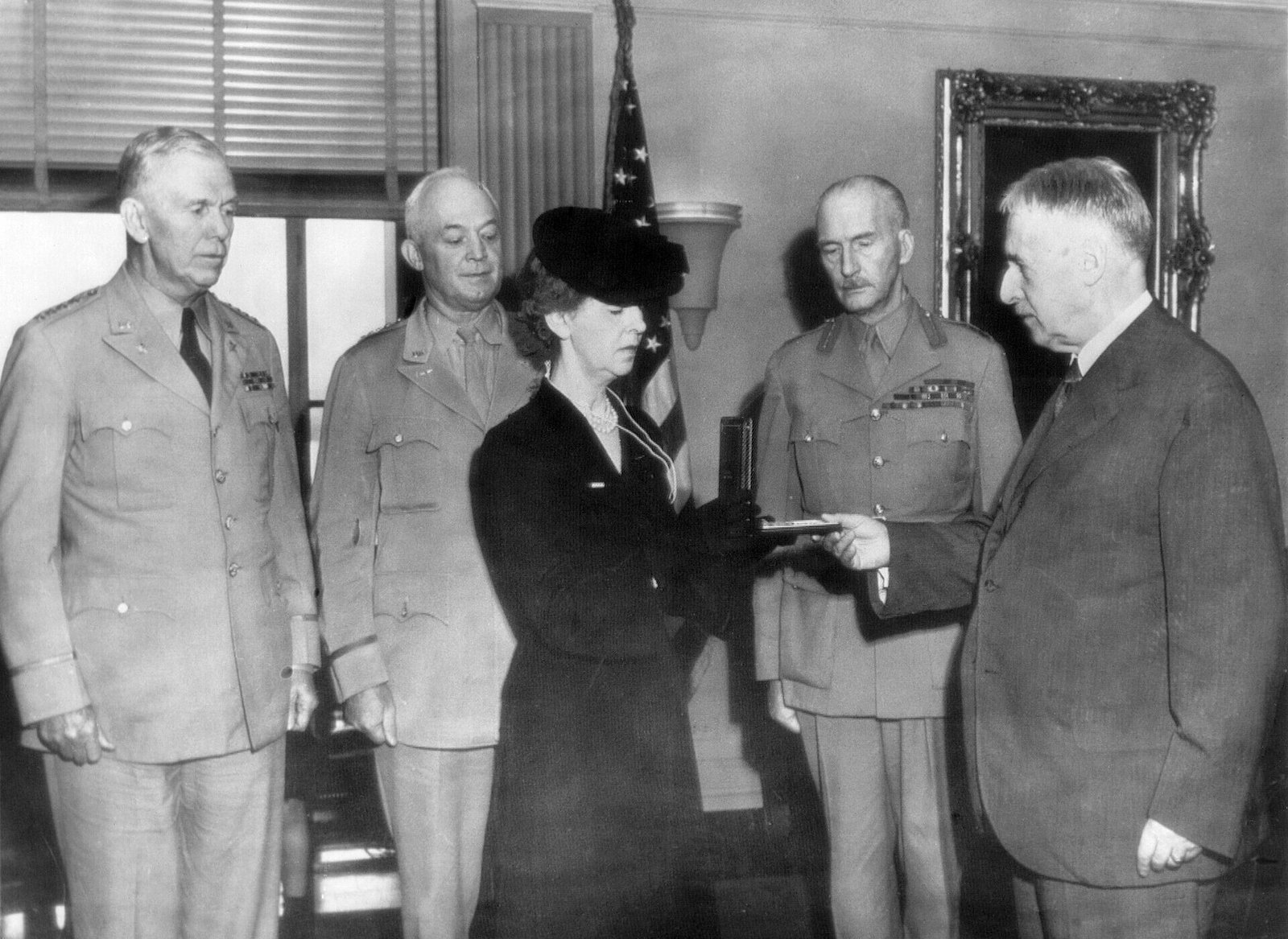 Eleanor Butler Roosevelt receives the Medal of Honor awarded posthumously to her husband, 1944